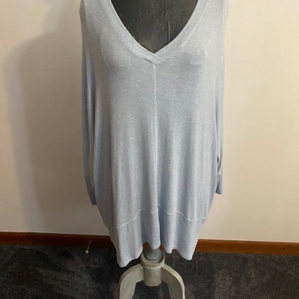 Westbound Blue Hi-Lo V-neck light weight pullover sweater, size 3X